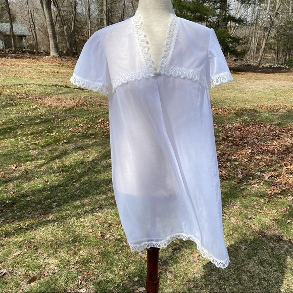 VANITY FAIR ROBE PEIGNOIR WHITE SHEER VINTAGE INTIMATES LACE Size S